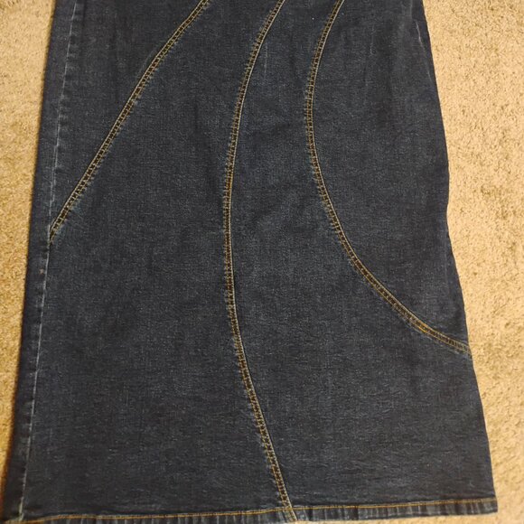 Denim Skirt ✨ - Picture 2 of 7